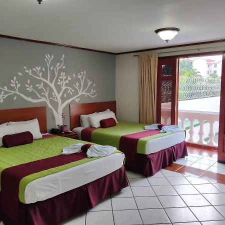 Hotel Fotherhouse Сан-Сальвадор Экстерьер фото